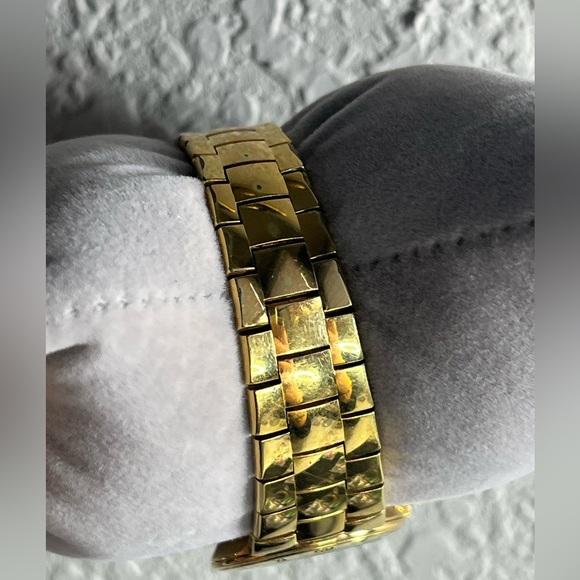 GUCCI 3300L gold plated CHAMPAGNE DIAL ladies watch - Picture 7 of 16